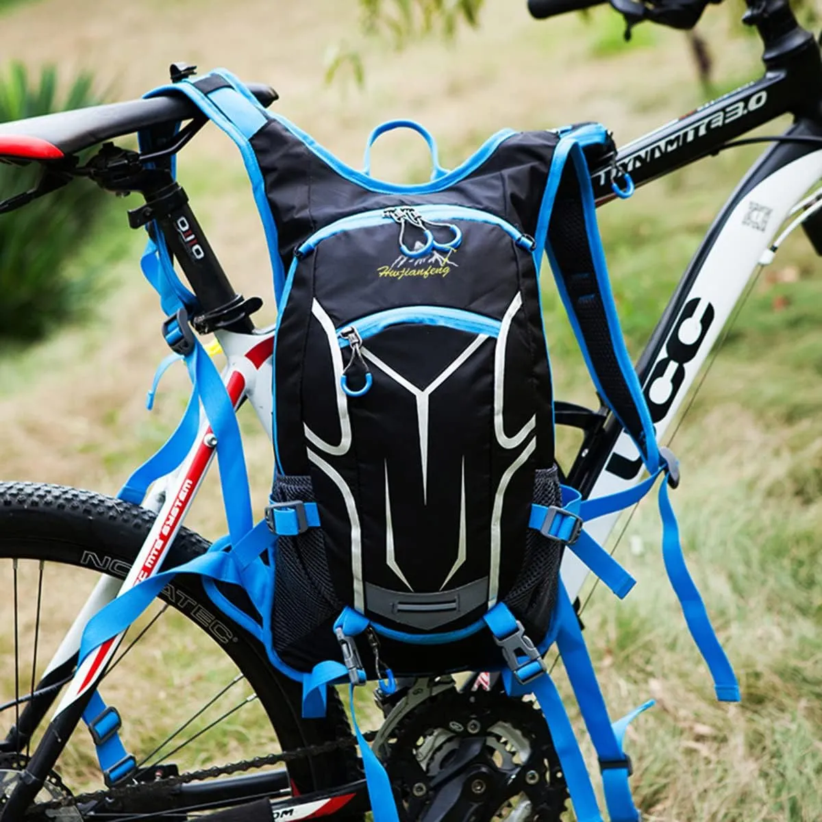 18L Cycling Rucksack Lightweight Bike Backpack Running Daypack for Fitness Hiking Climbing Camping Skiing Biking Trekking