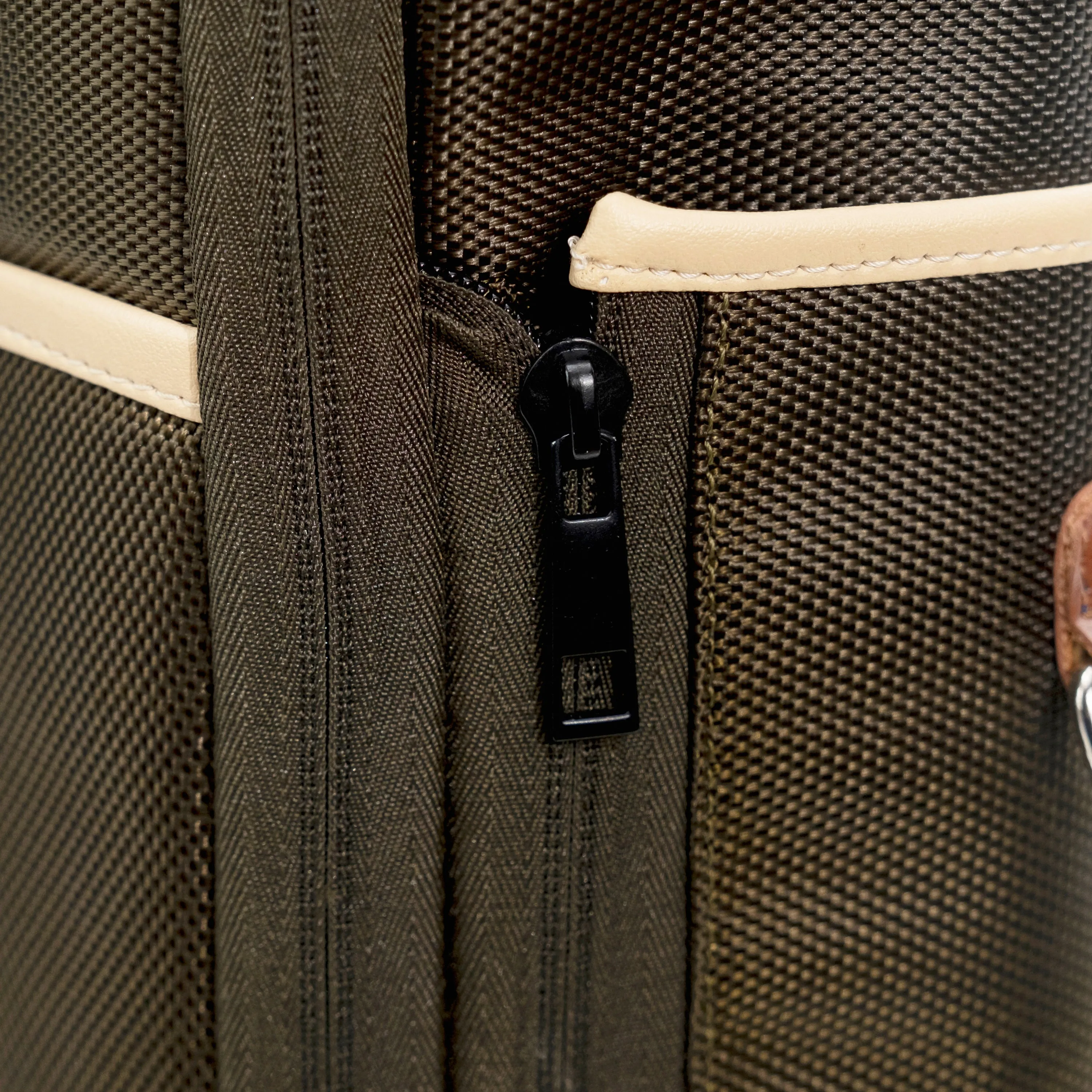 ATOM NEW YORK ULTIMATE BACKPACK - Green and Beige