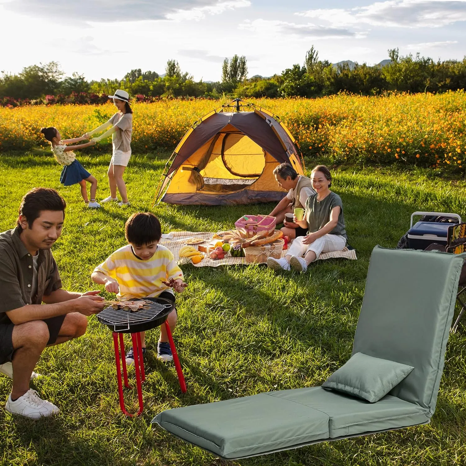 Foldable Portable Chair for Relaxing Moments Outdoors, Adjustable Recliner, Lightweight and Easy to Carry, Light Green