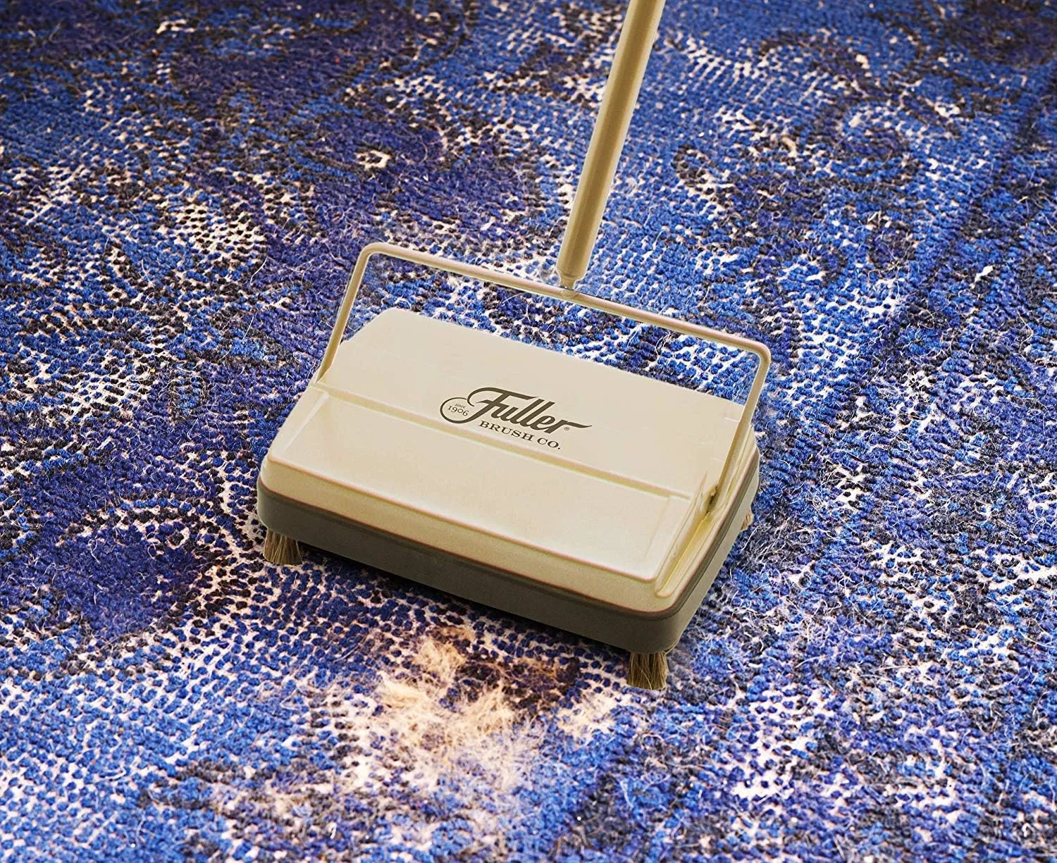 Fuller Brush 17031 Electrostatic Carpet & Floor Sweeper - 9" Cleaning Path - Lightweight - Ideal for Crumby Messes - Works On Carpets & Hard Floor Surfaces - Gold