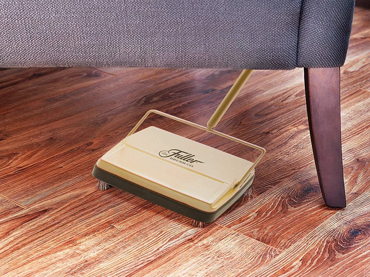 Fuller Brush 17031 Electrostatic Carpet & Floor Sweeper - 9" Cleaning Path - Lightweight - Ideal for Crumby Messes - Works On Carpets & Hard Floor Surfaces - Gold