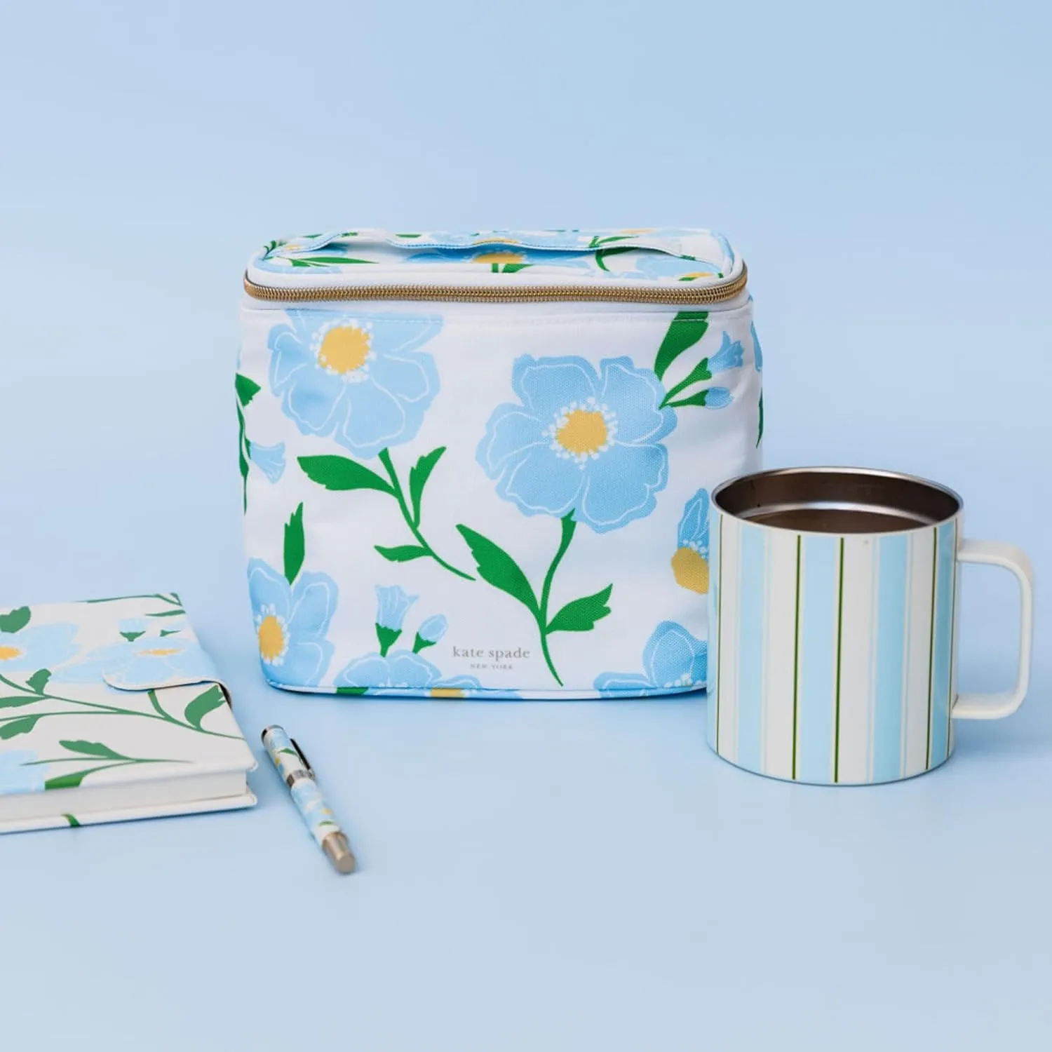 kate spade new york Stainless Steel Insulated Mug with Handle and Lid, 16 Ounce Double Wall Tumbler, Reusable Coffee Travel Mug for Hot and Cold Drinks (Daisy Stripe)