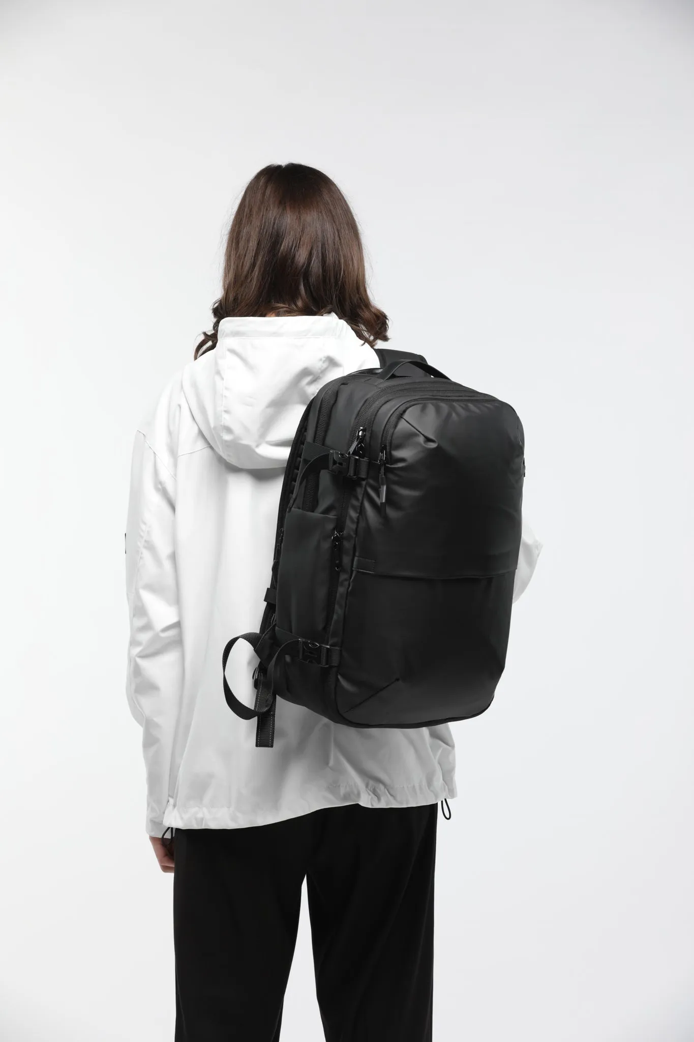 Nomadity 60L Discoverer Vacuum Compression Travel Backpack