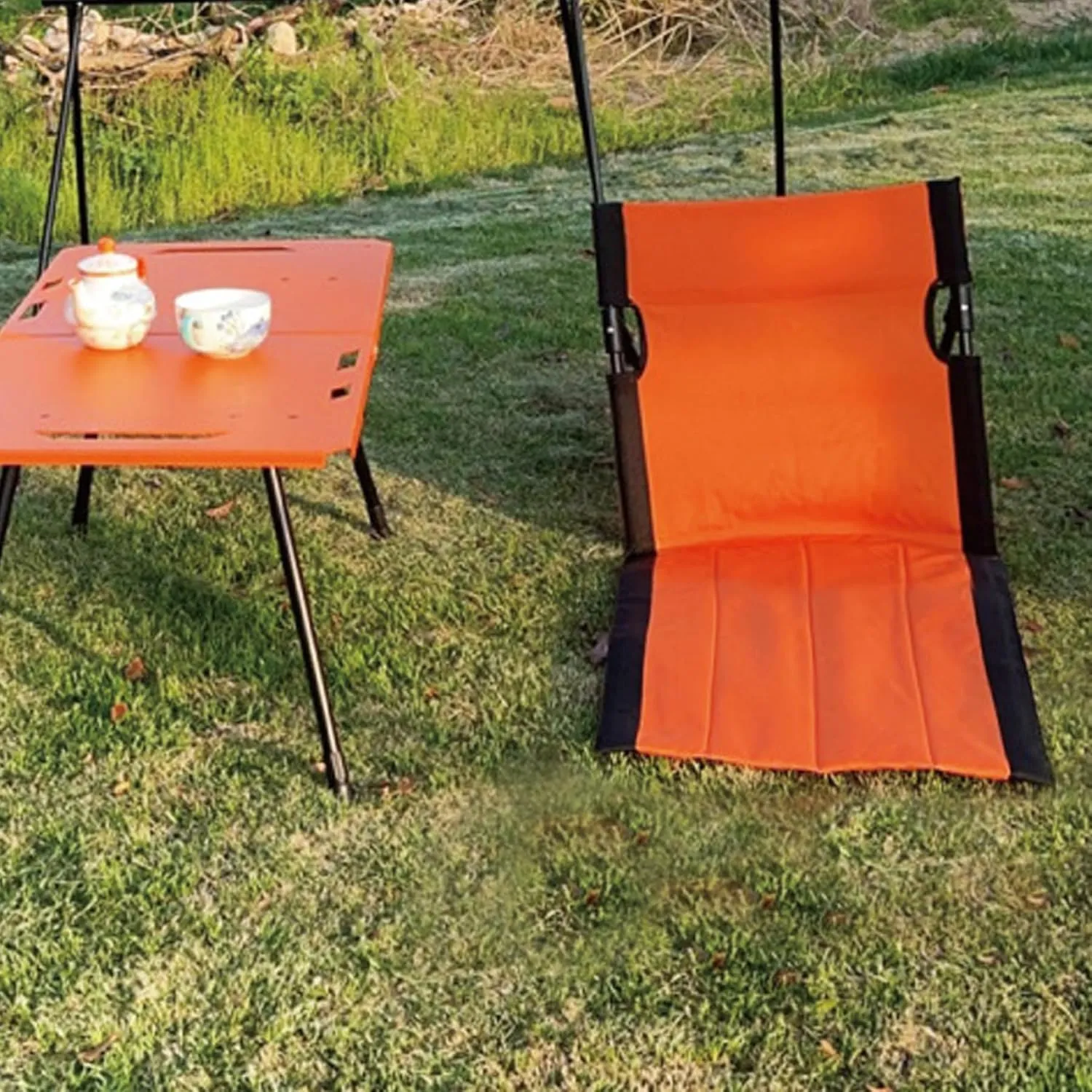 Portable Beach Lounger Reclining Beach Mat 15x43.3x15.8'' Oxford Cloth Waterproof Foldable Beach Lounge Chair Lightweight & Portable Beach Lounger for Adults Holidays Camping Park