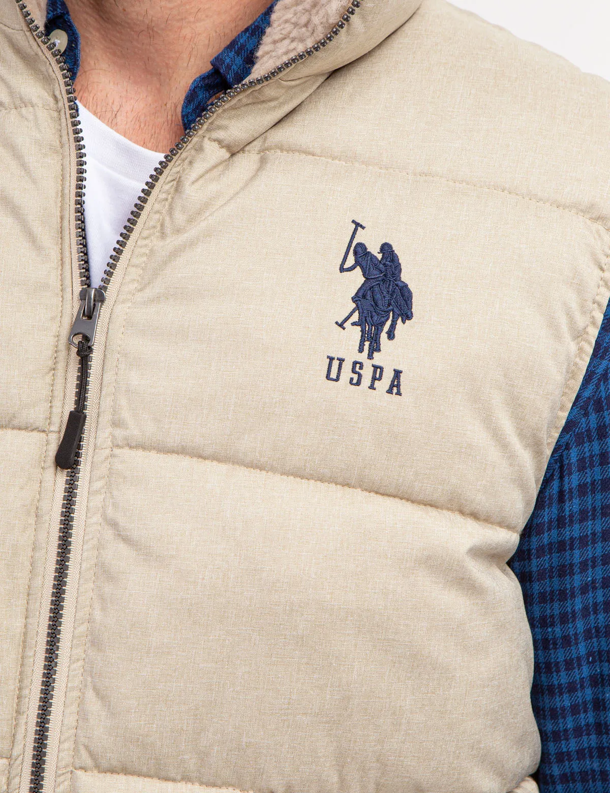 SIGNATURE VEST WITH SHERPA COLLAR