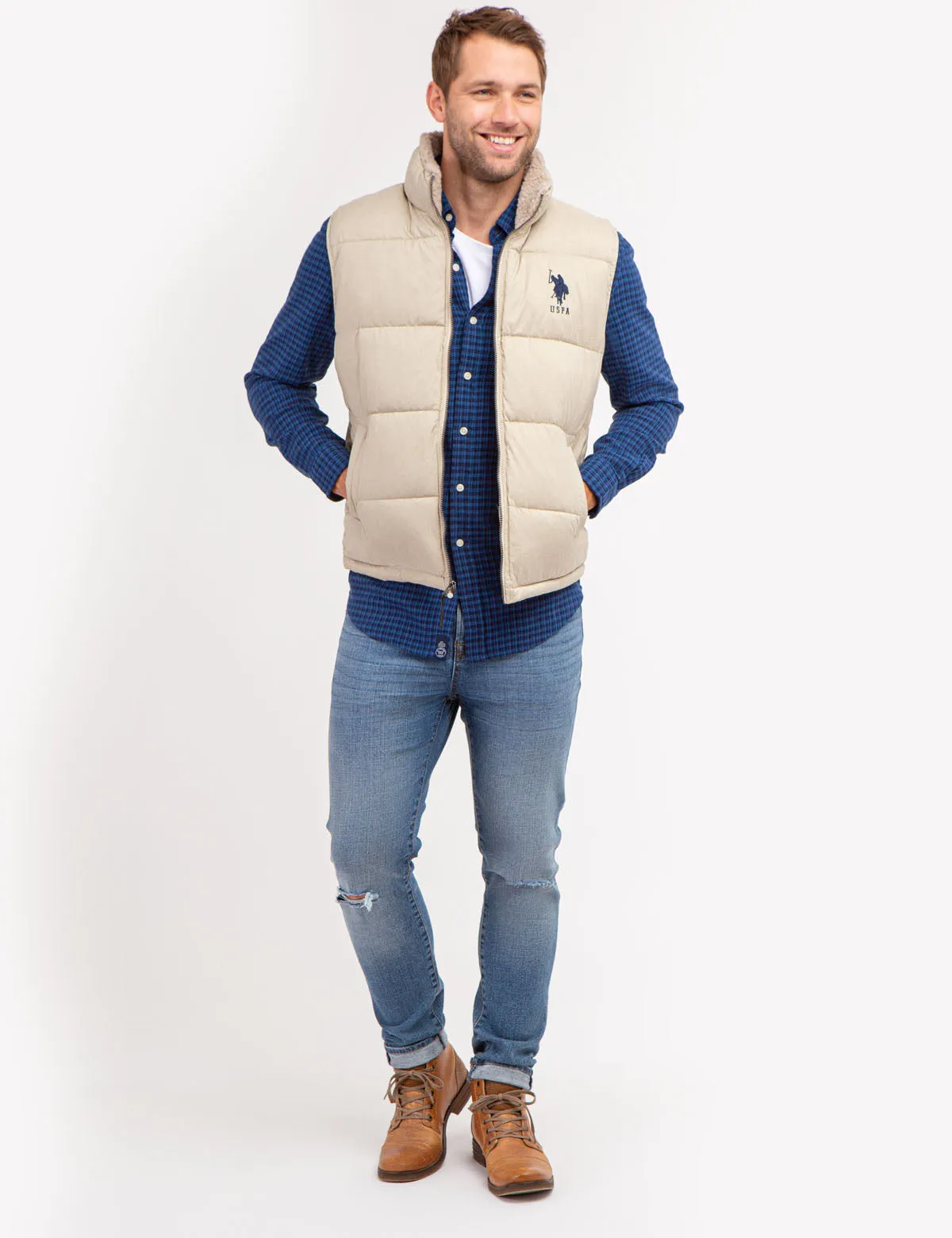 SIGNATURE VEST WITH SHERPA COLLAR