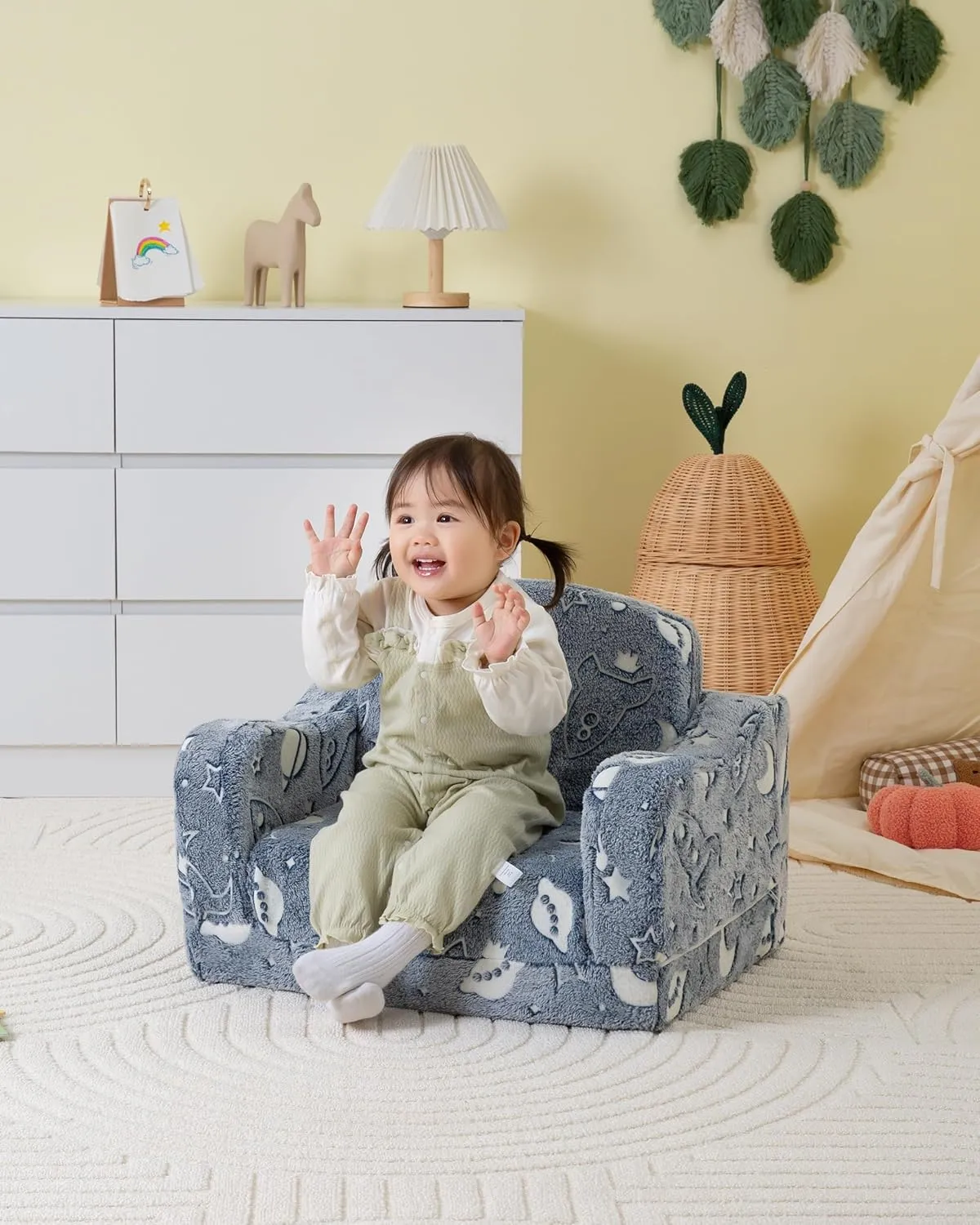 Thick Comfy Toddler Chair and Couch for Kids，2-in-1 Soft Plush Fold Out Sofa for Children，Convertible Couch to Lounger for Toddler