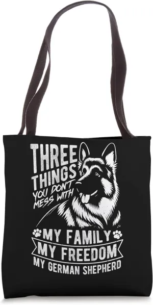 THREE THINGS YOU DON'T MESS WITH MY FAMILY Tote Bag