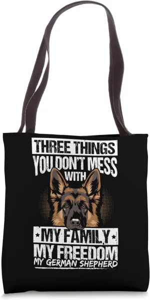 THREE THINGS YOU DON'T MESS WITH MY FAMILY Tote Bag